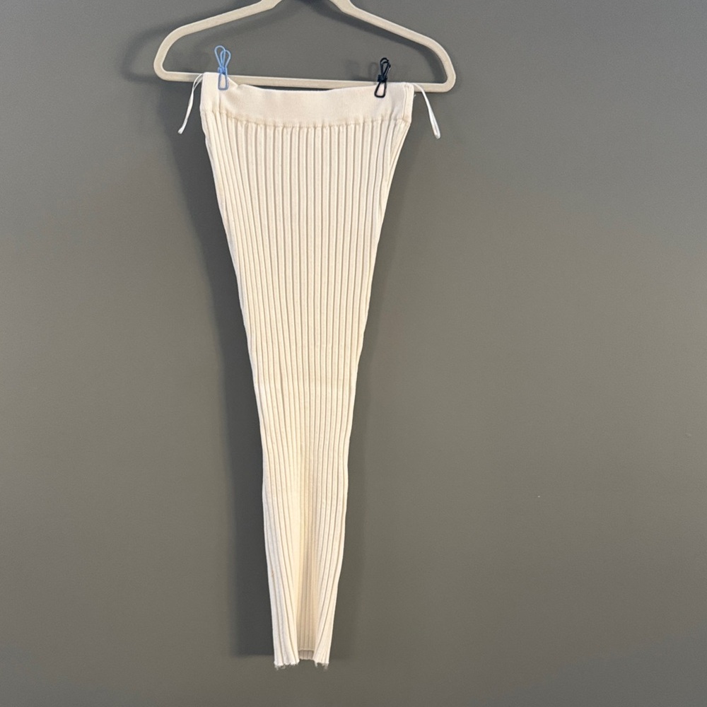 Elegant Cream Ribbed Pencil Skirt